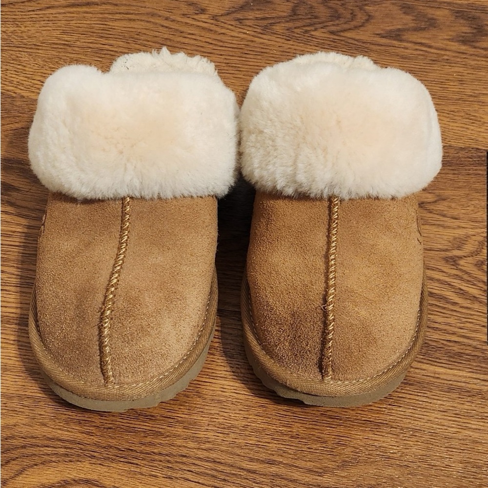 Kids Size 5 Ugg Slippers